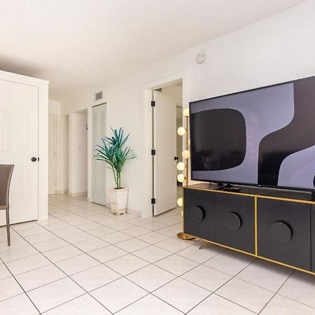 מיאמי Two Bedroom Apartment - With Parking & Balcony - Heart Of Wynwood מראה חיצוני תמונה